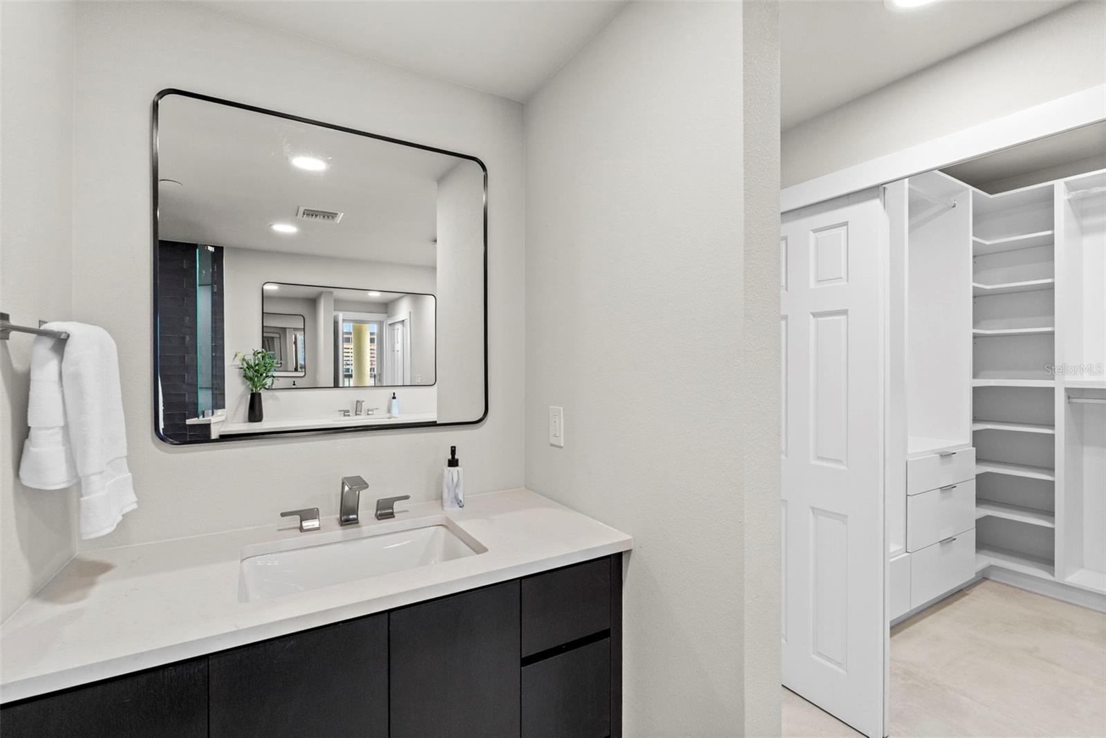 SEDDON COVE A CONDO PHAS - Residential