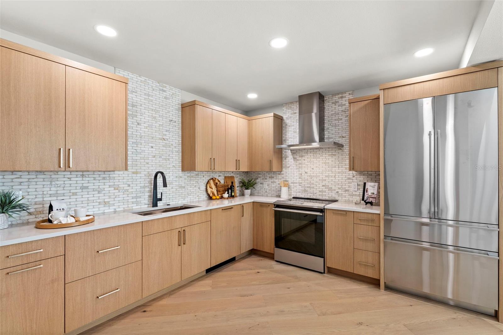 SEDDON COVE A CONDO PHAS - Residential