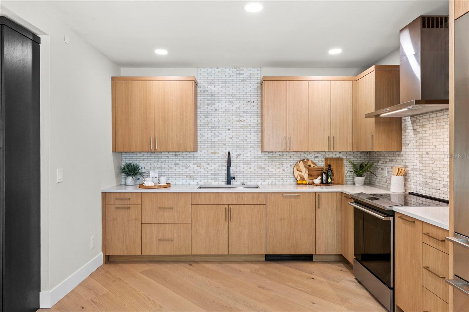 SEDDON COVE A CONDO PHAS - Residential