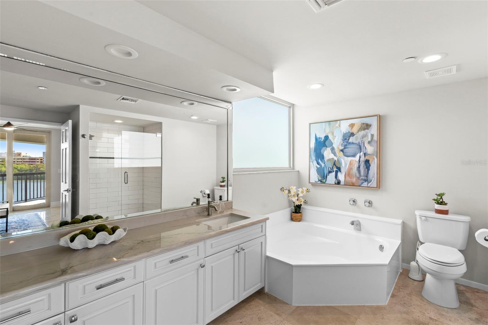 SEDDON COVE A CONDO PHAS - Residential