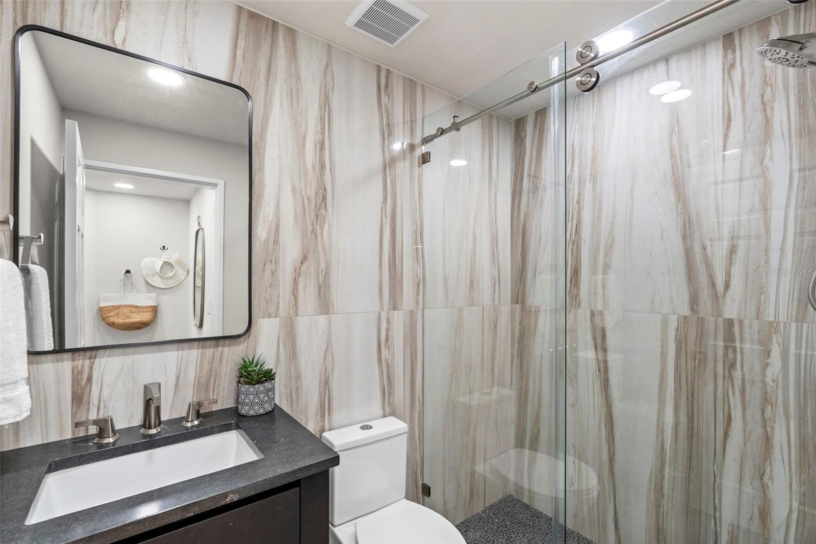 SEDDON COVE A CONDO PHAS - Residential