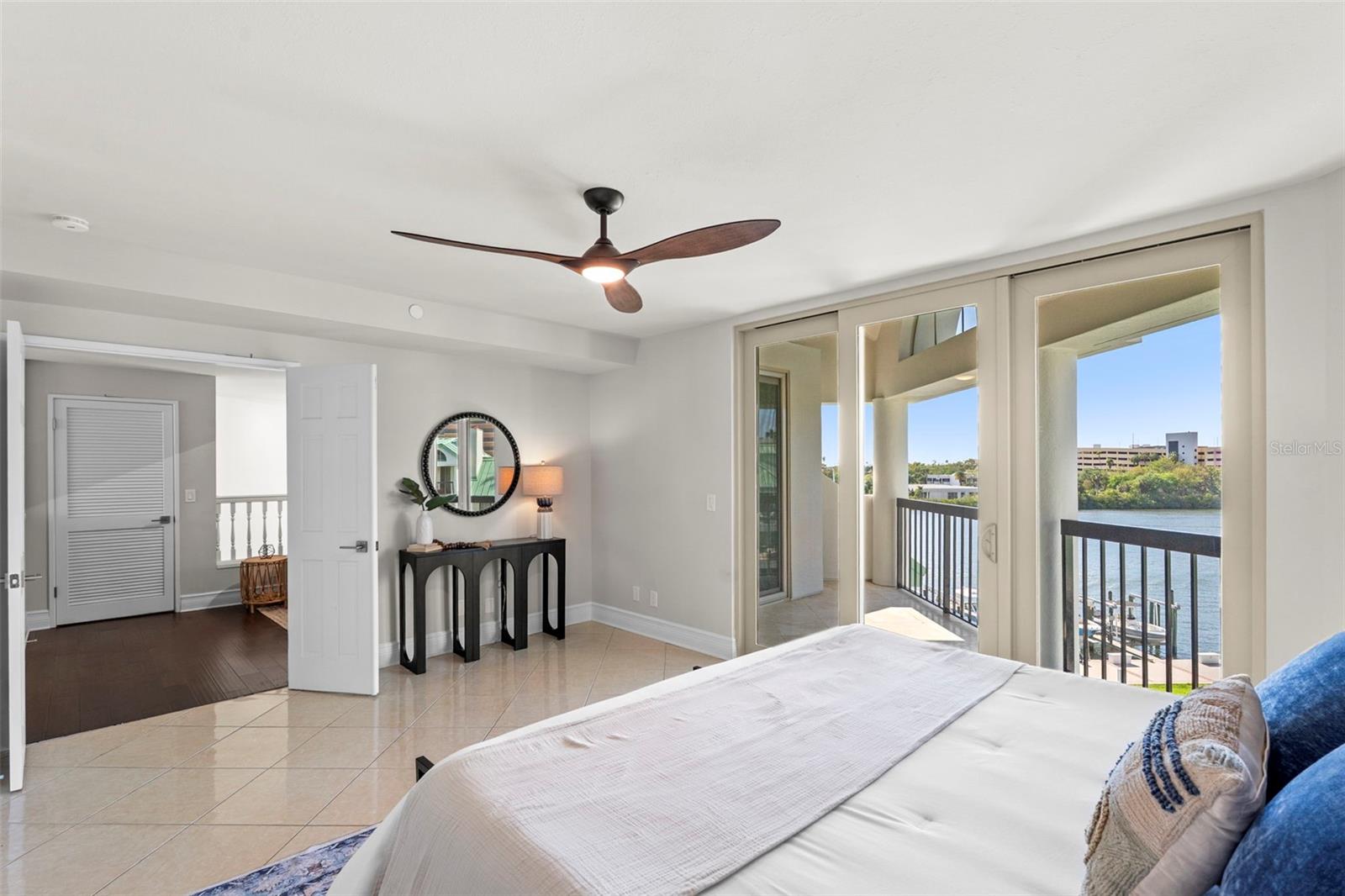 SEDDON COVE A CONDO PHAS - Residential