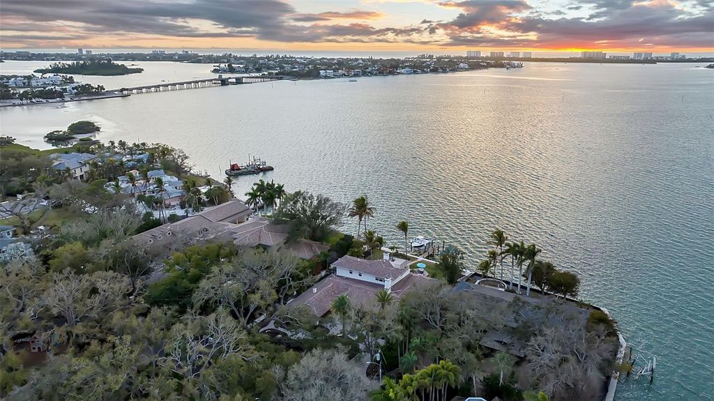 Photo of 1504 S Lodge Drive, Sarasota, FL 34239 (MLS # A4683855)