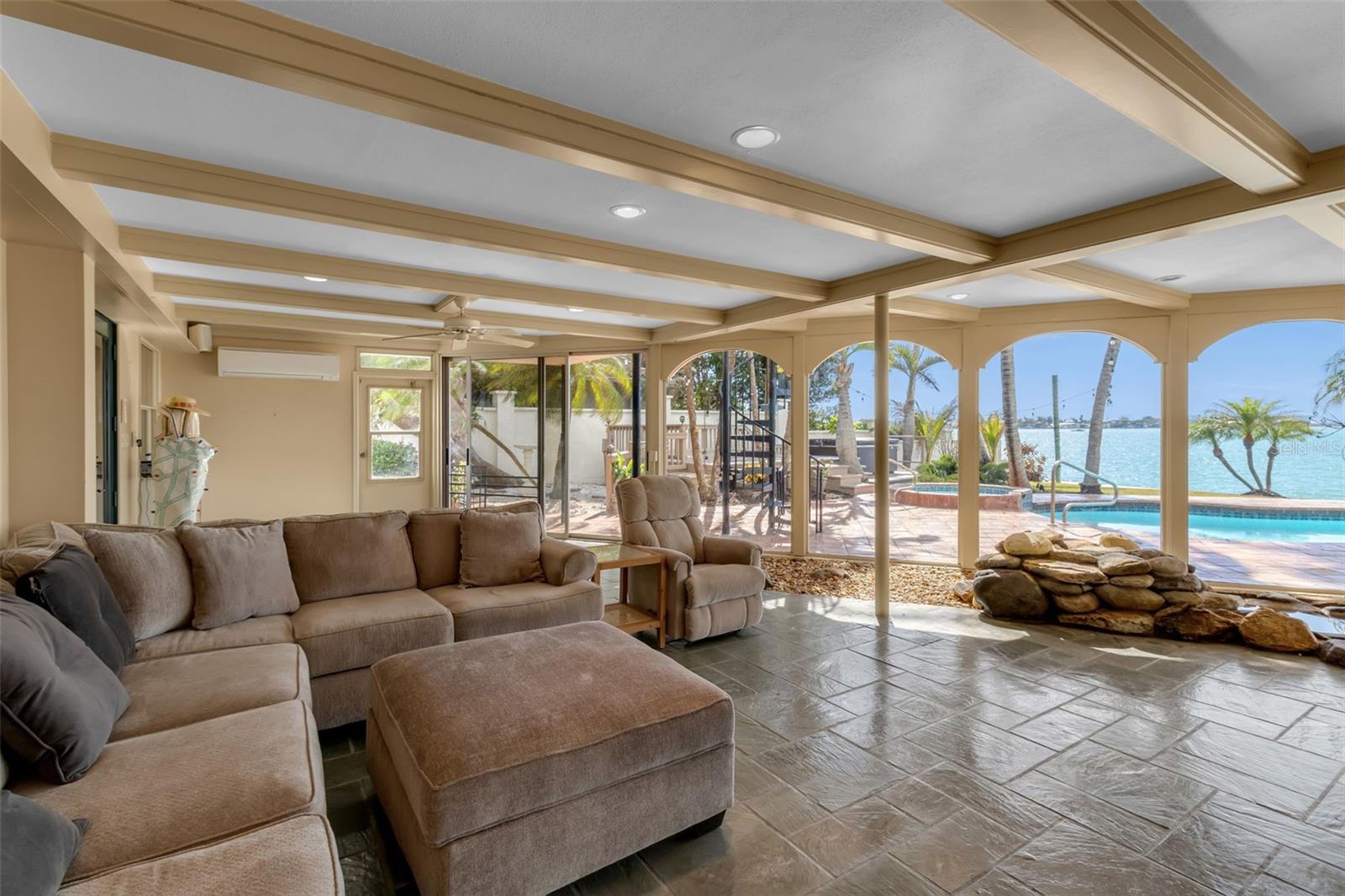 CHEROKEE LODGE - Residential