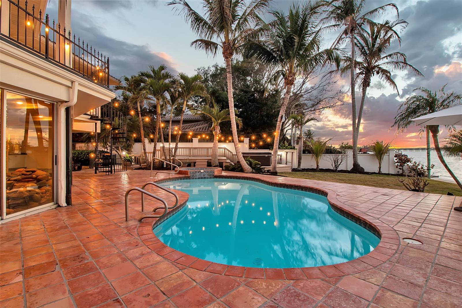 CHEROKEE LODGE - Residential