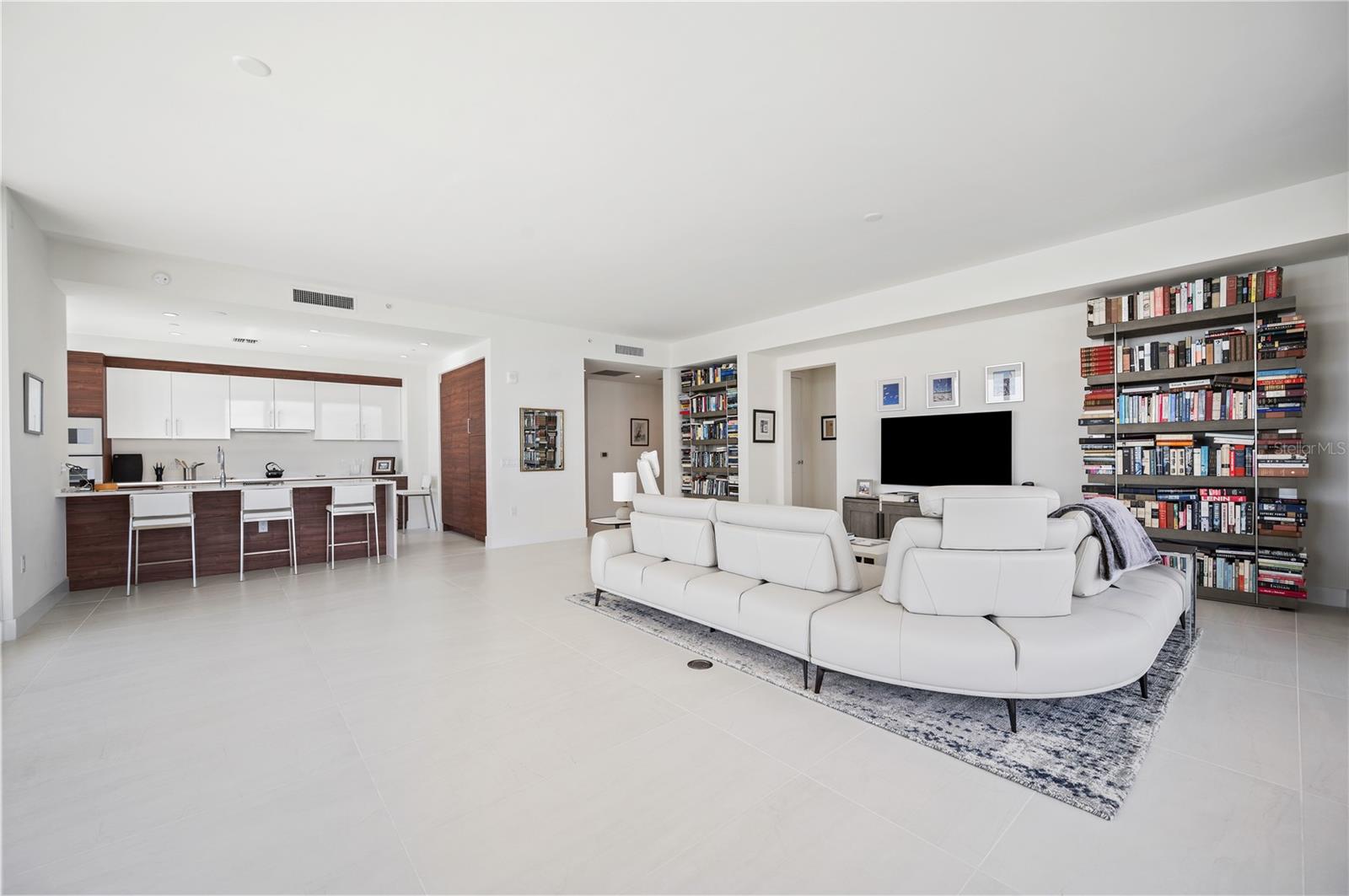 HYDE PARK HOUSE CONDOMINIUM - Residential