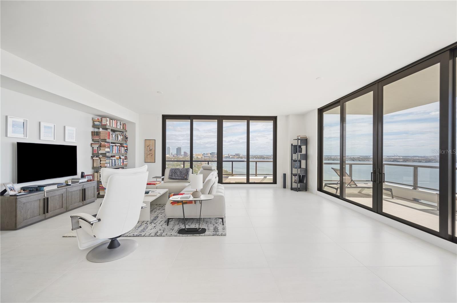 HYDE PARK HOUSE CONDOMINIUM - Residential