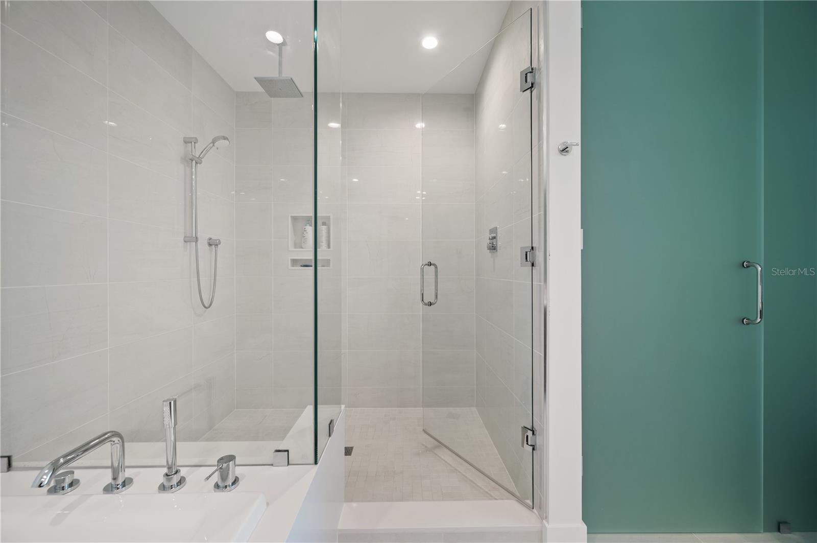 HYDE PARK HOUSE CONDOMINIUM - Residential