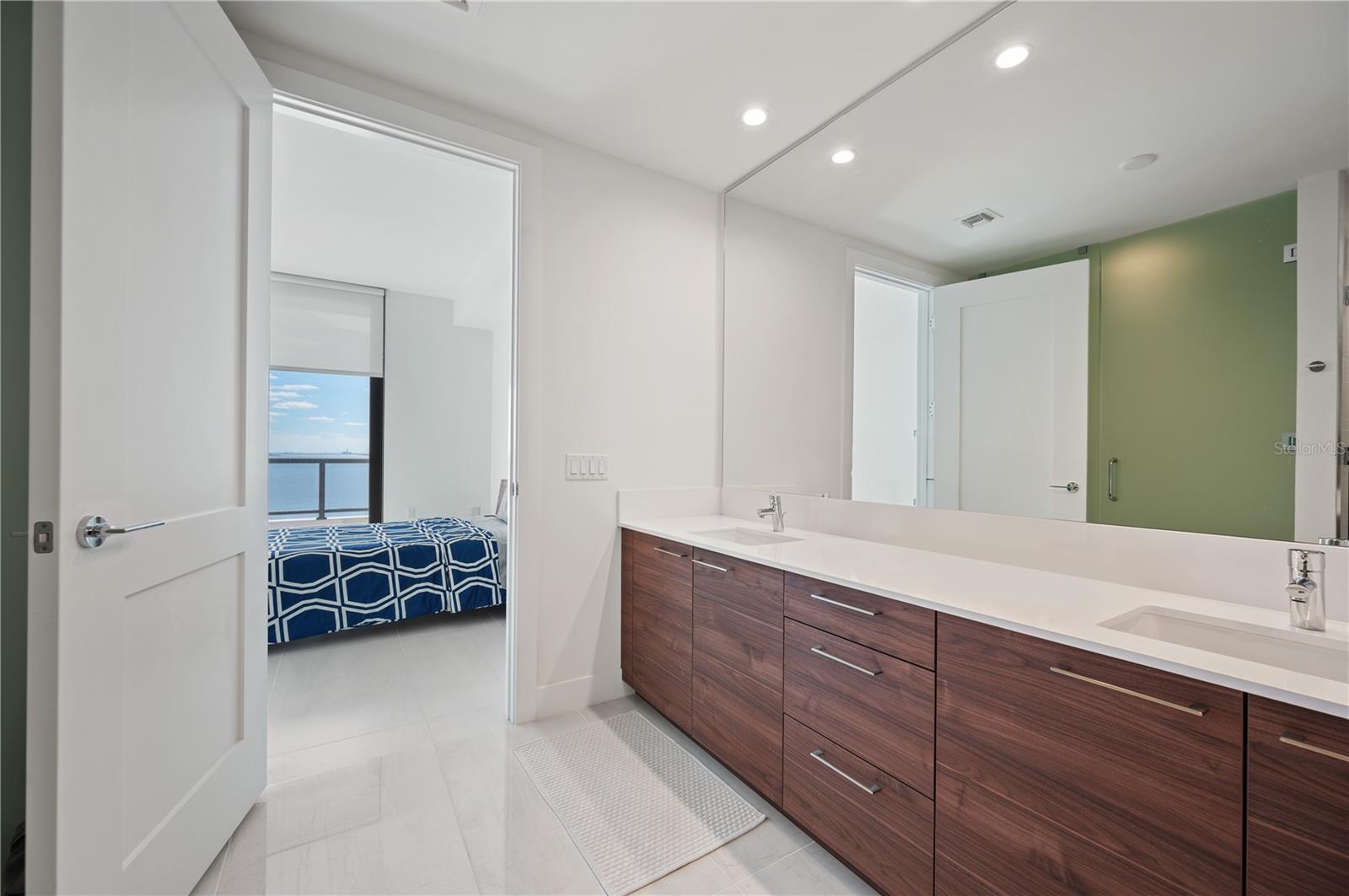 HYDE PARK HOUSE CONDOMINIUM - Residential