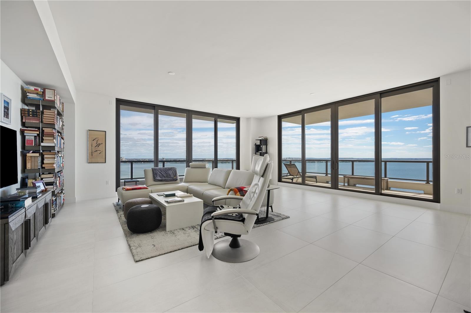 HYDE PARK HOUSE CONDOMINIUM - Residential