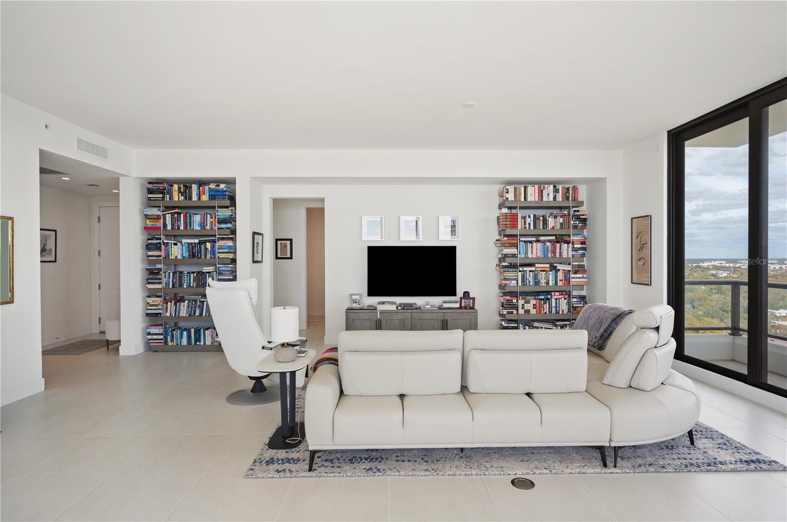 HYDE PARK HOUSE CONDOMINIUM - Residential