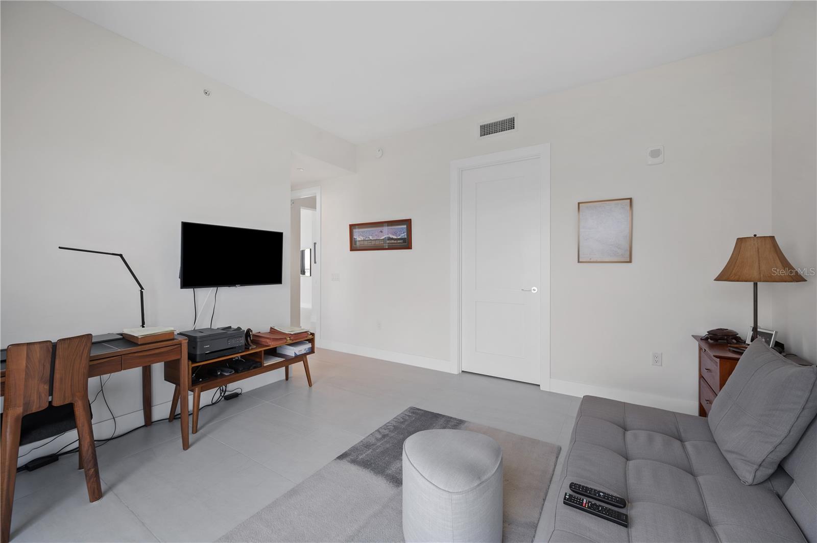 HYDE PARK HOUSE CONDOMINIUM - Residential