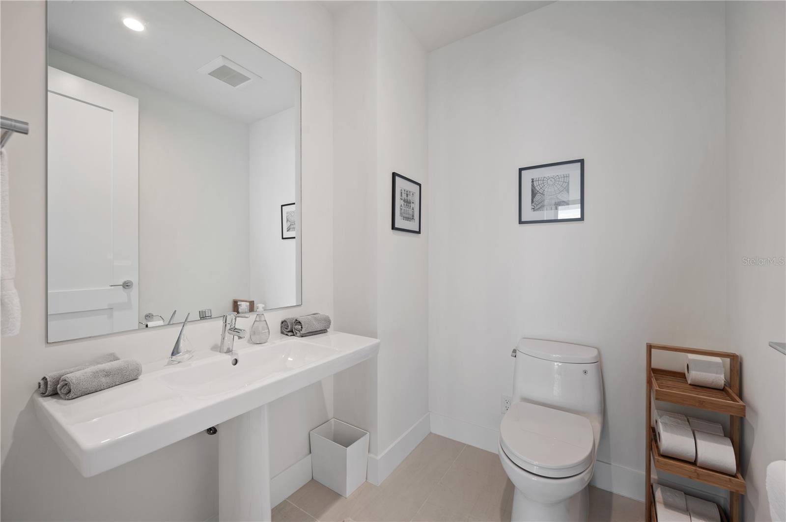 HYDE PARK HOUSE CONDOMINIUM - Residential