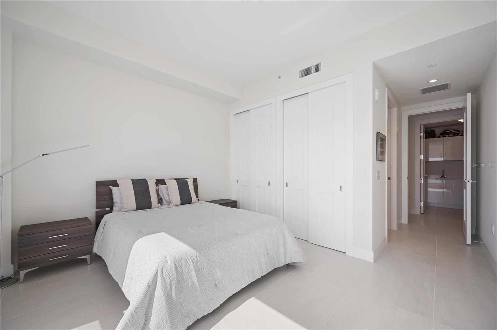 HYDE PARK HOUSE CONDOMINIUM - Residential