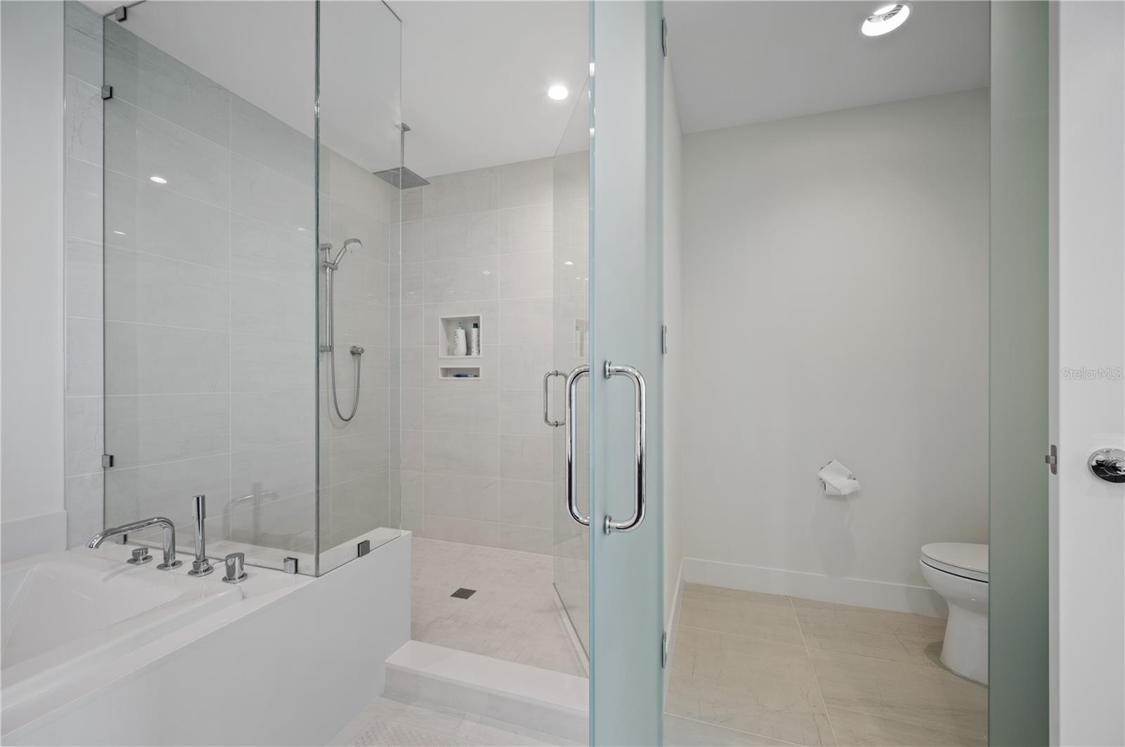 HYDE PARK HOUSE CONDOMINIUM - Residential