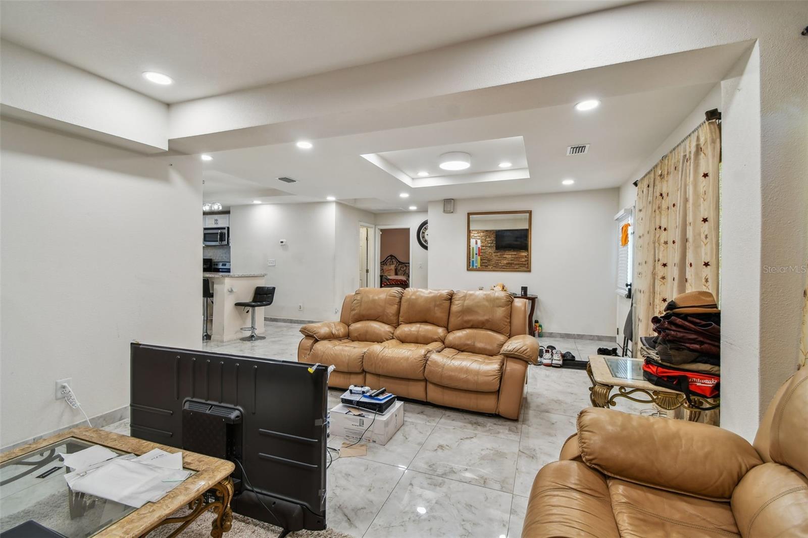 LAKEVIEW HEIGHTS - Residential Income