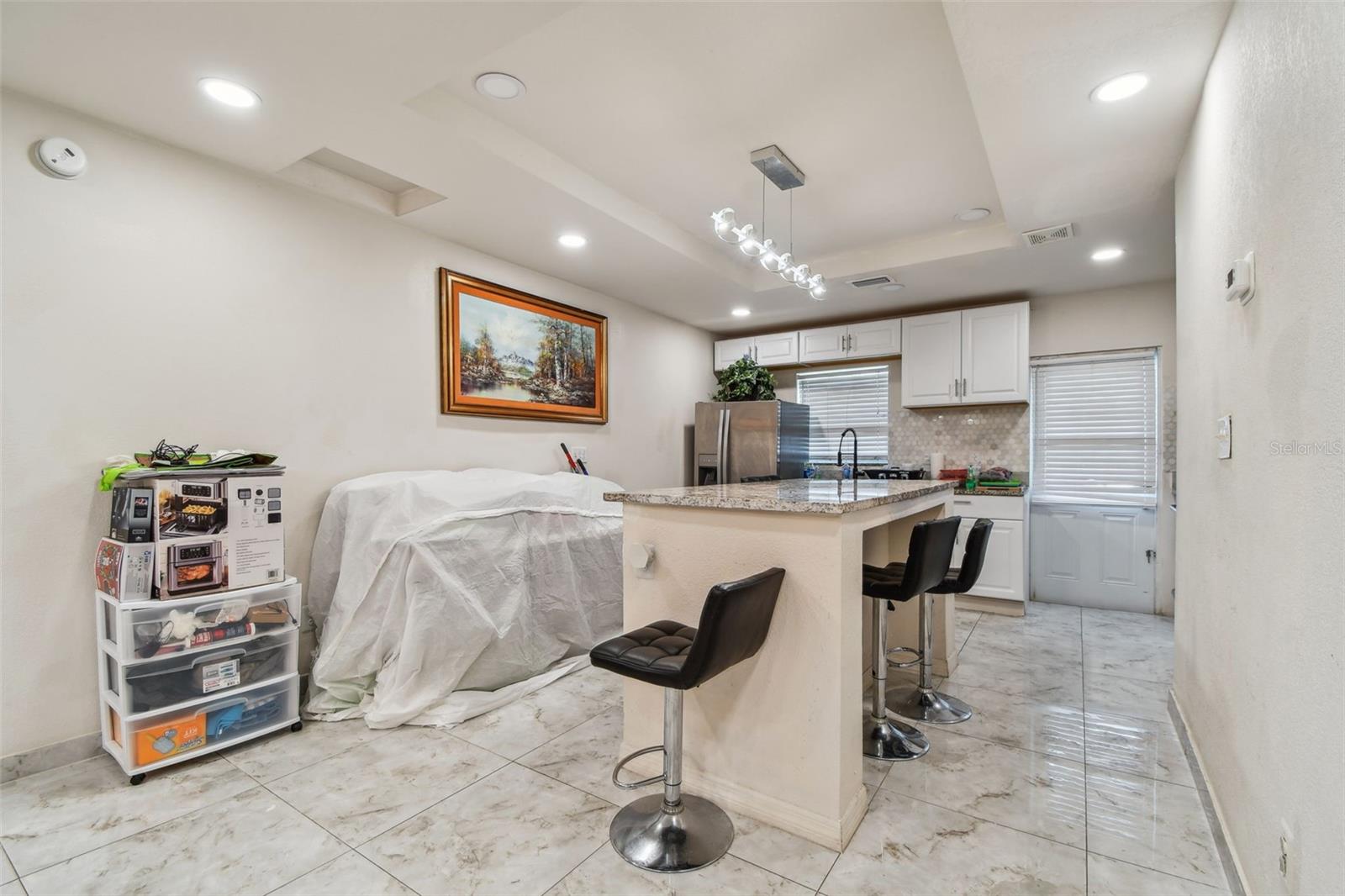 LAKEVIEW HEIGHTS - Residential Income