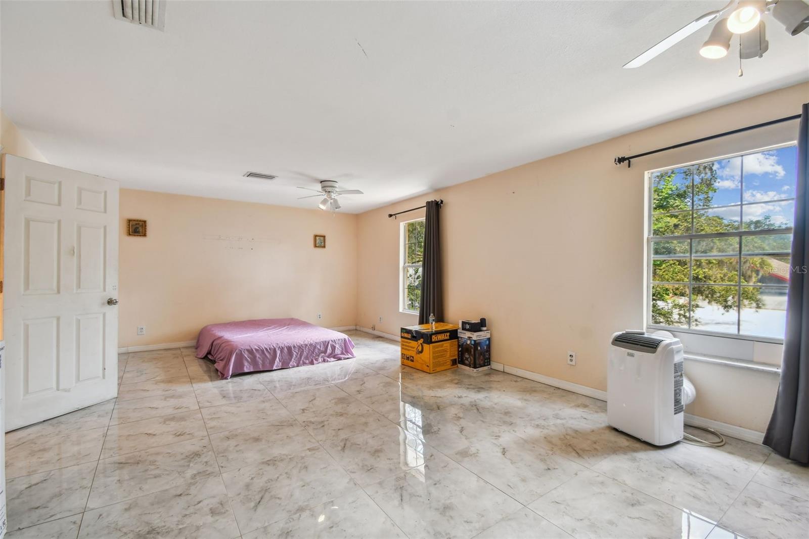 LAKEVIEW HEIGHTS - Residential Income