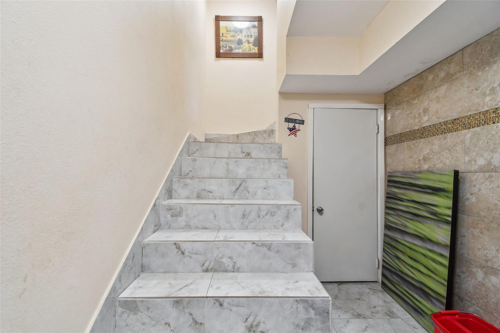 LAKEVIEW HEIGHTS - Residential Income