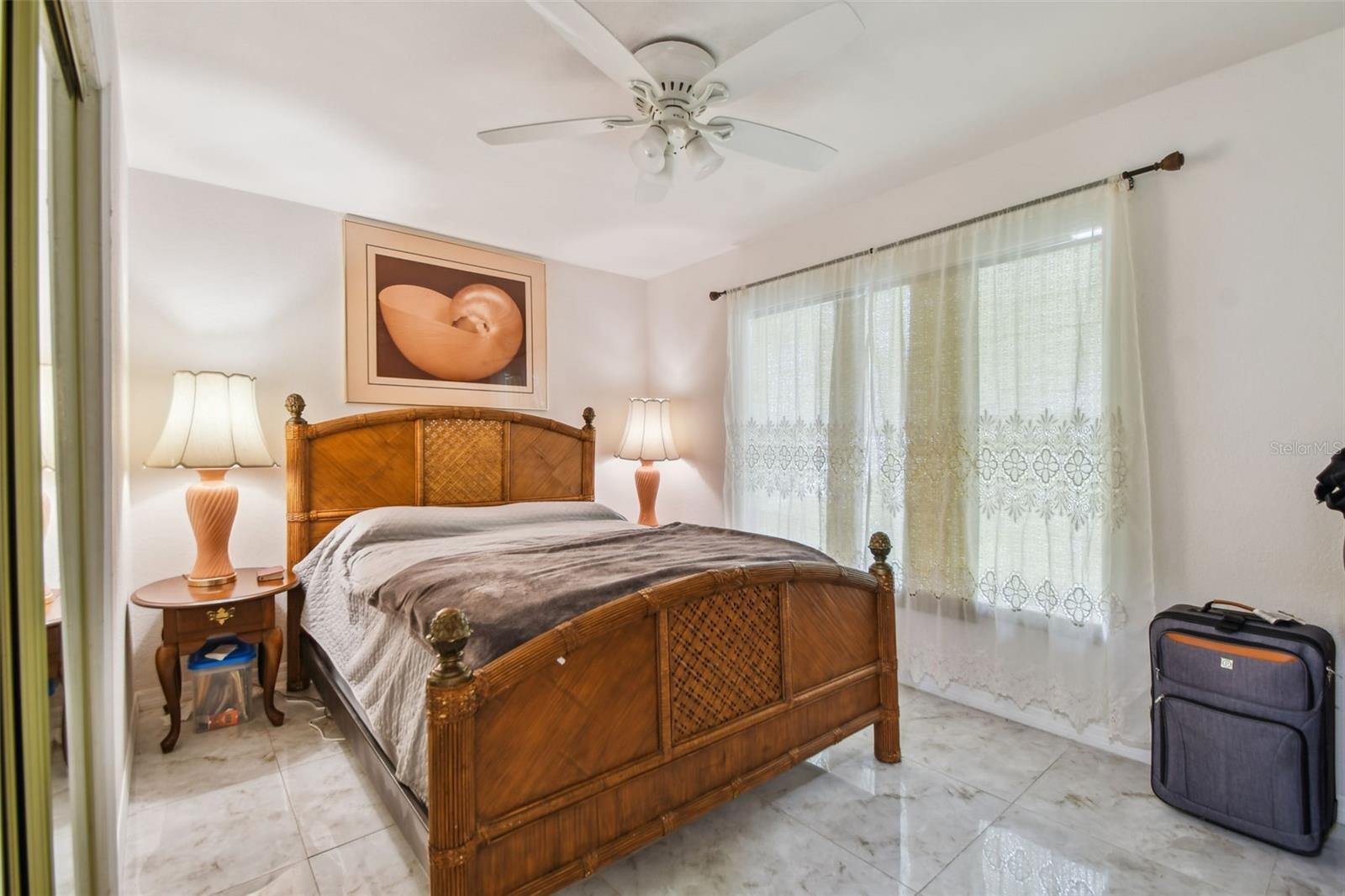 LAKEVIEW HEIGHTS - Residential Income