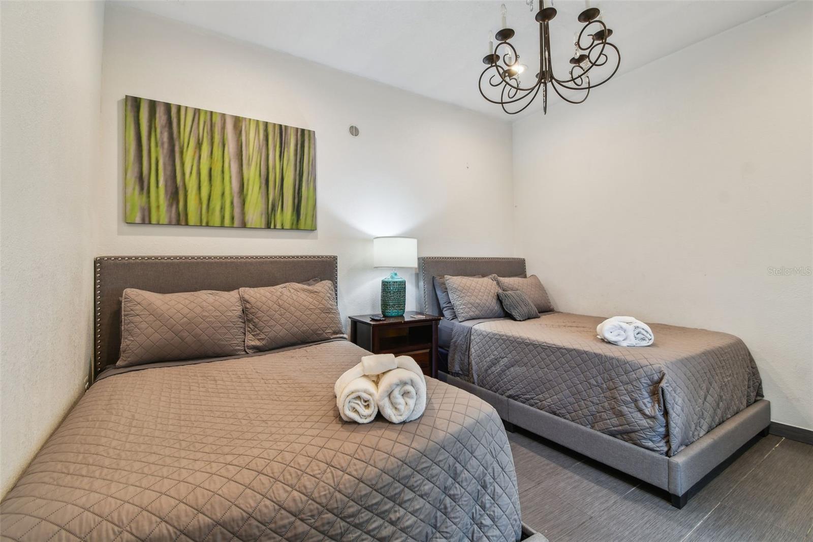 LAKEVIEW HEIGHTS - Residential Income