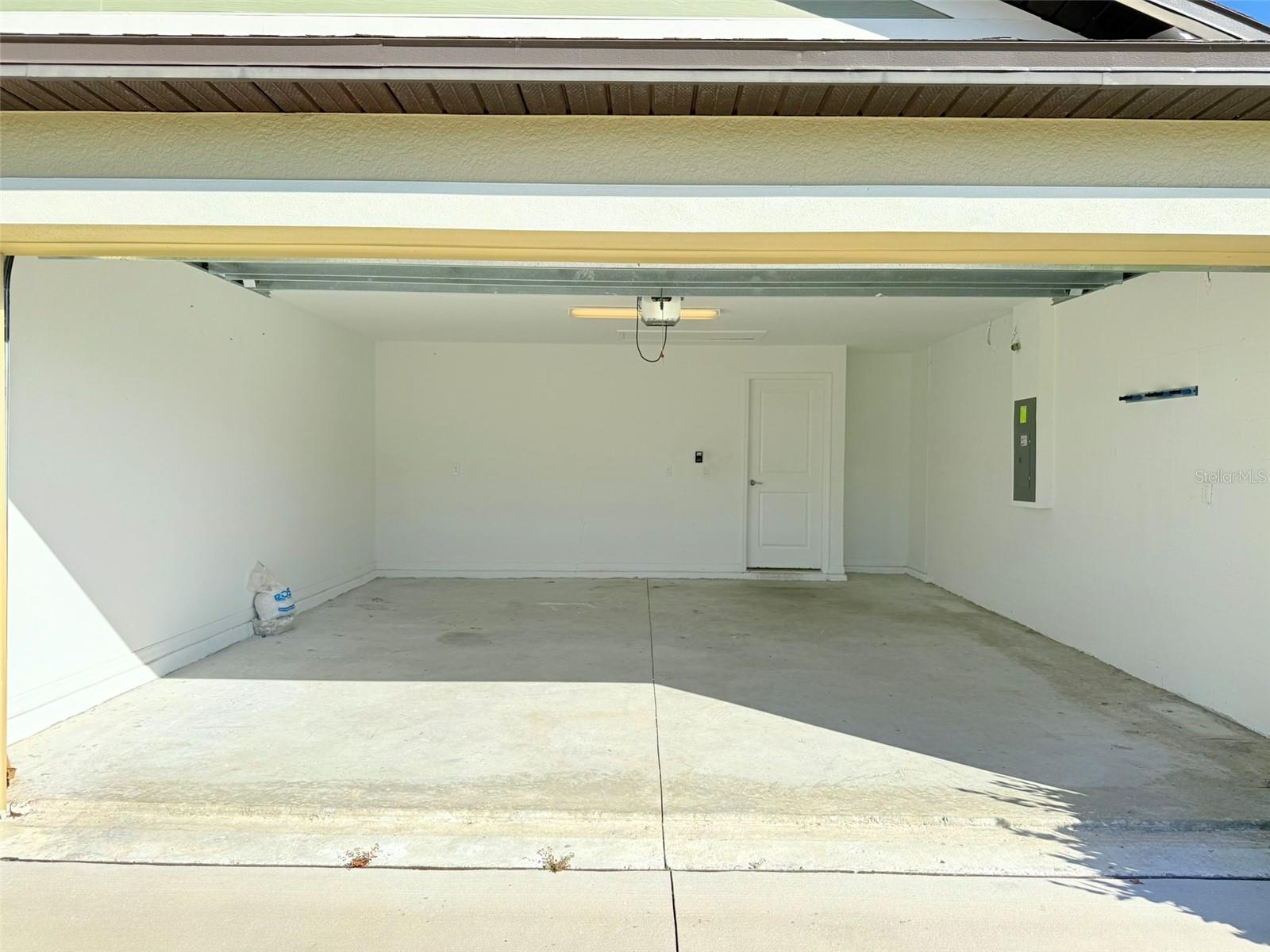 TWO RIVERS PARCEL A1 PHASE A PB 91 PG 037 BLOCK 7 - Residential Lease