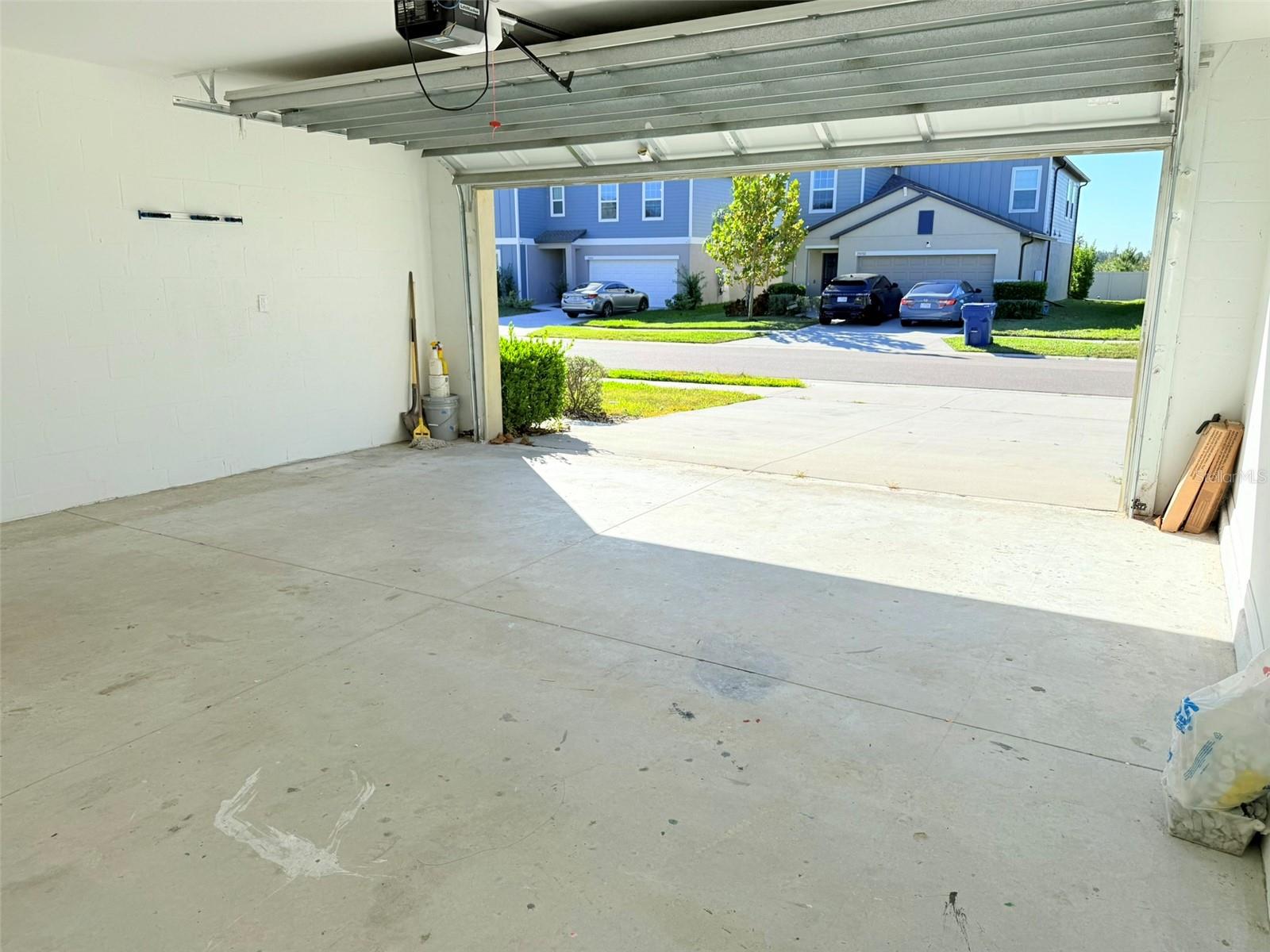 TWO RIVERS PARCEL A1 PHASE A PB 91 PG 037 BLOCK 7 - Residential Lease