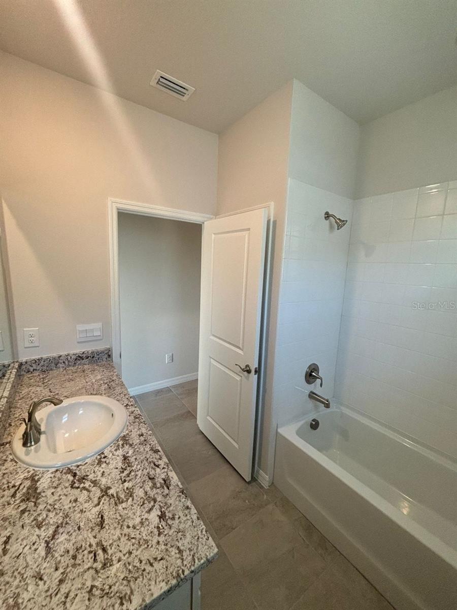 , BRADENTON, FL, 34212 1 3847778910