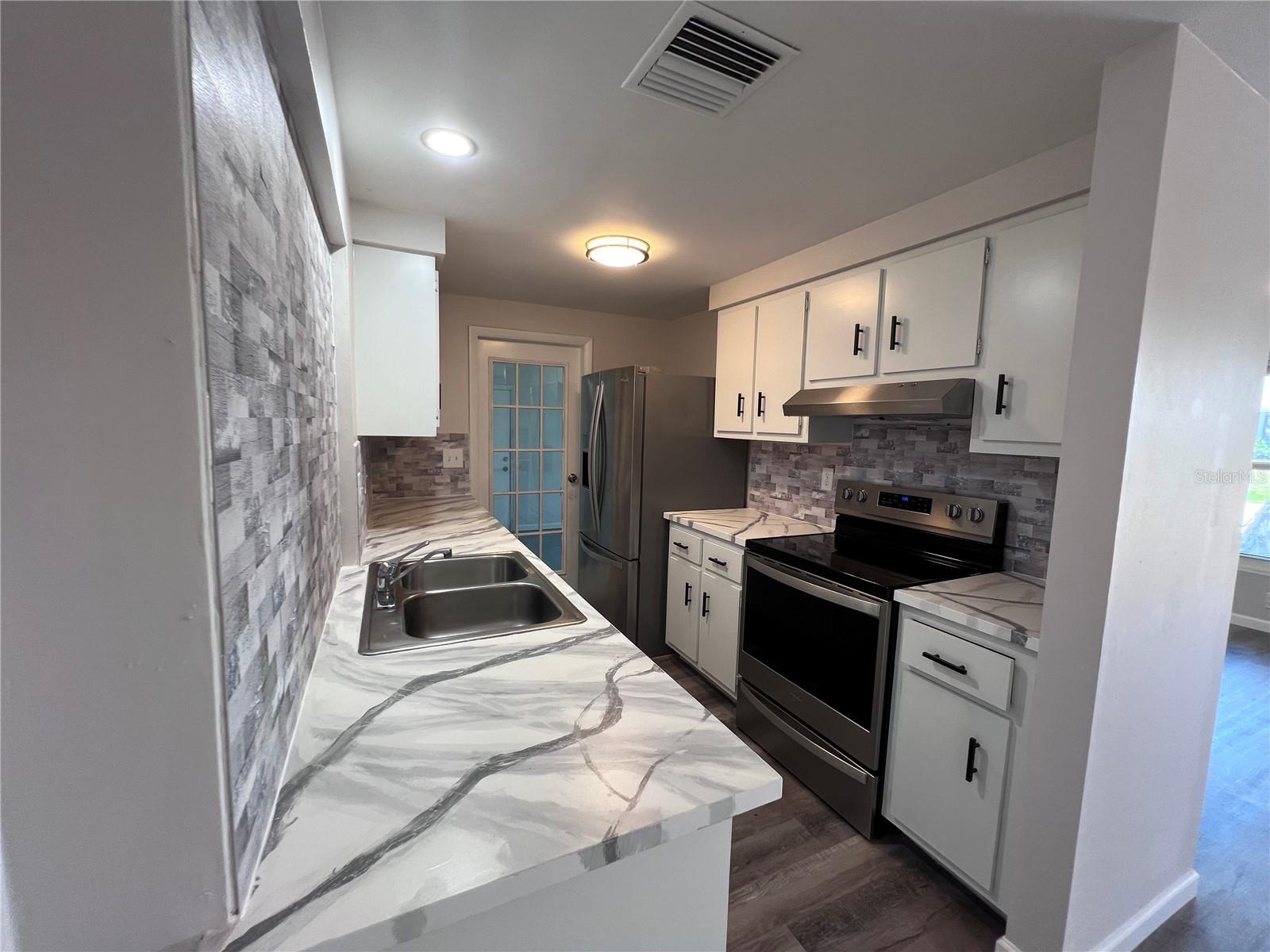 PORT CHARLOTTE SEC 037 - Residential Lease