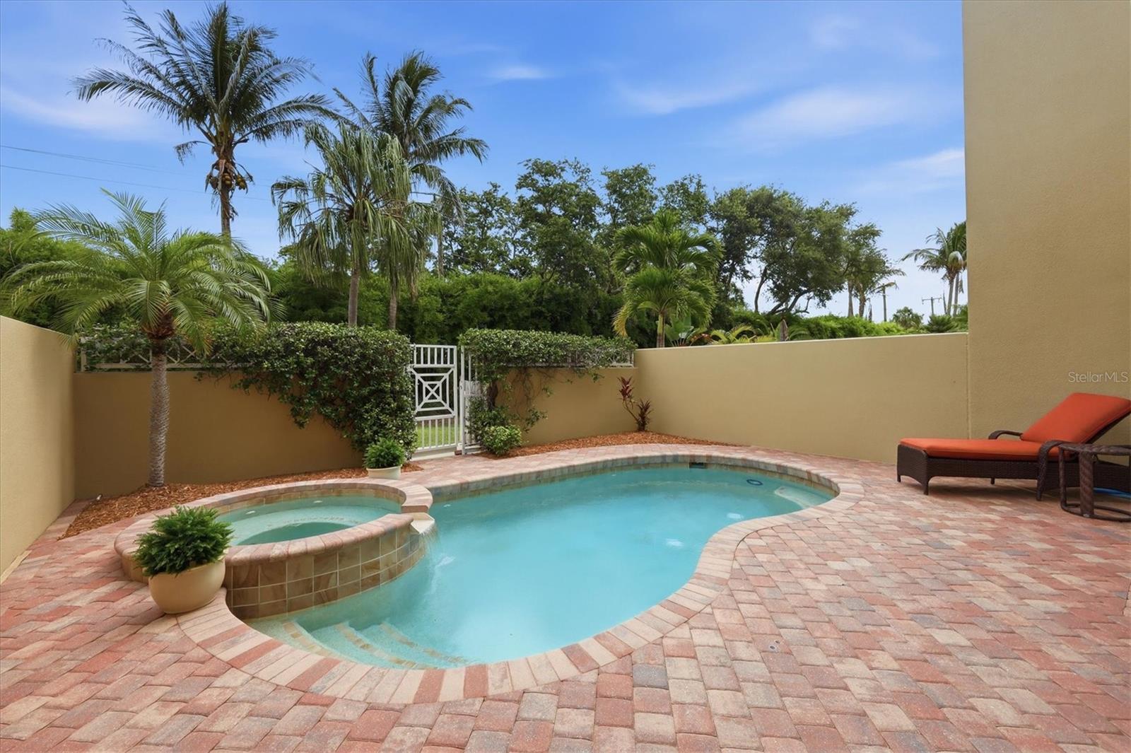 712 GRANADA AVENUE 2
