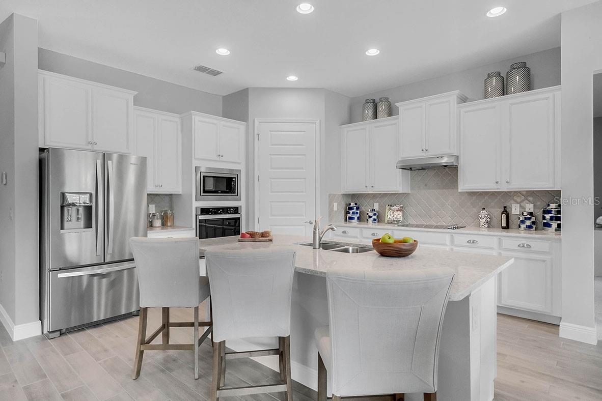 BUENA LAGO - Residential