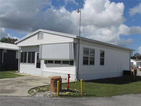 A home in LAKE WALES