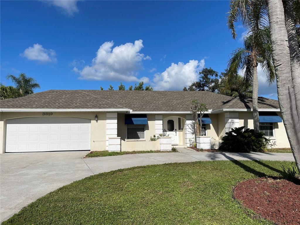 Photo of 3819 Countryside Lane, Sarasota, FL 34233 (MLS # R4910021)