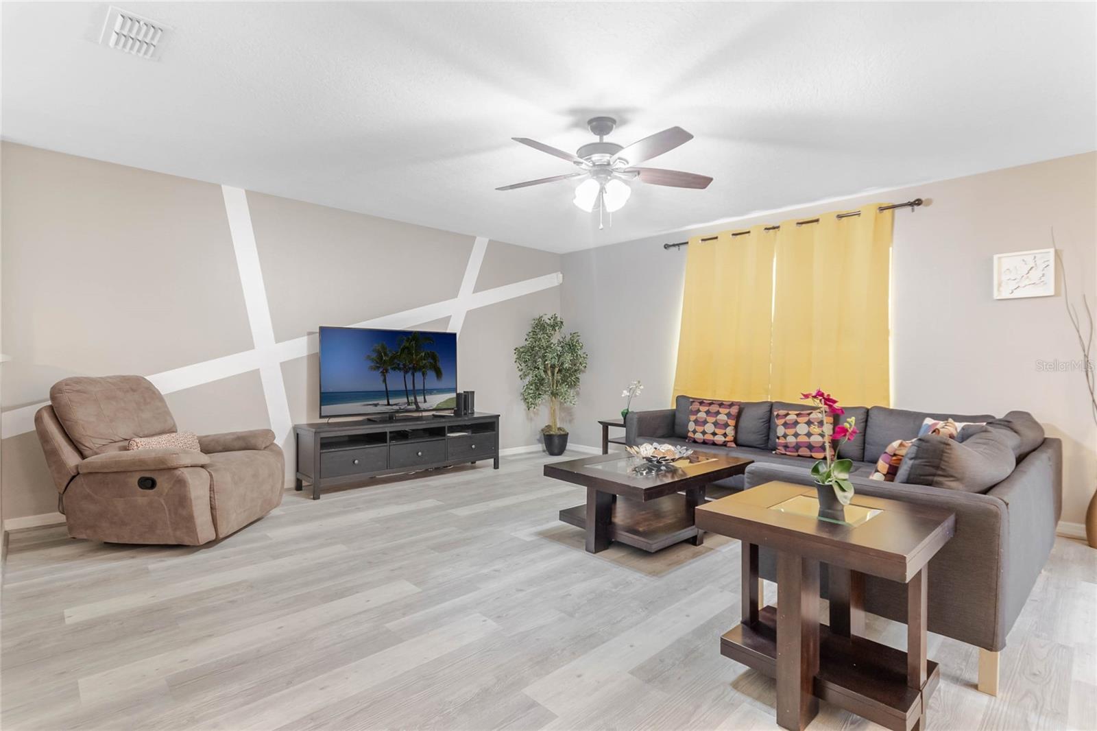 CRYSTAL COVE RESORT - Residential