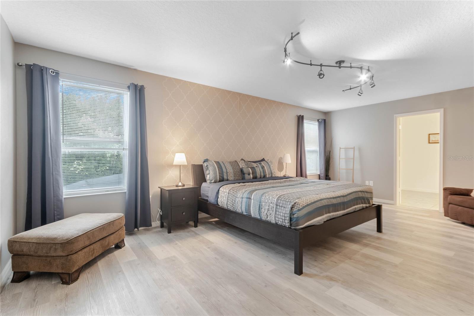 CRYSTAL COVE RESORT - Residential