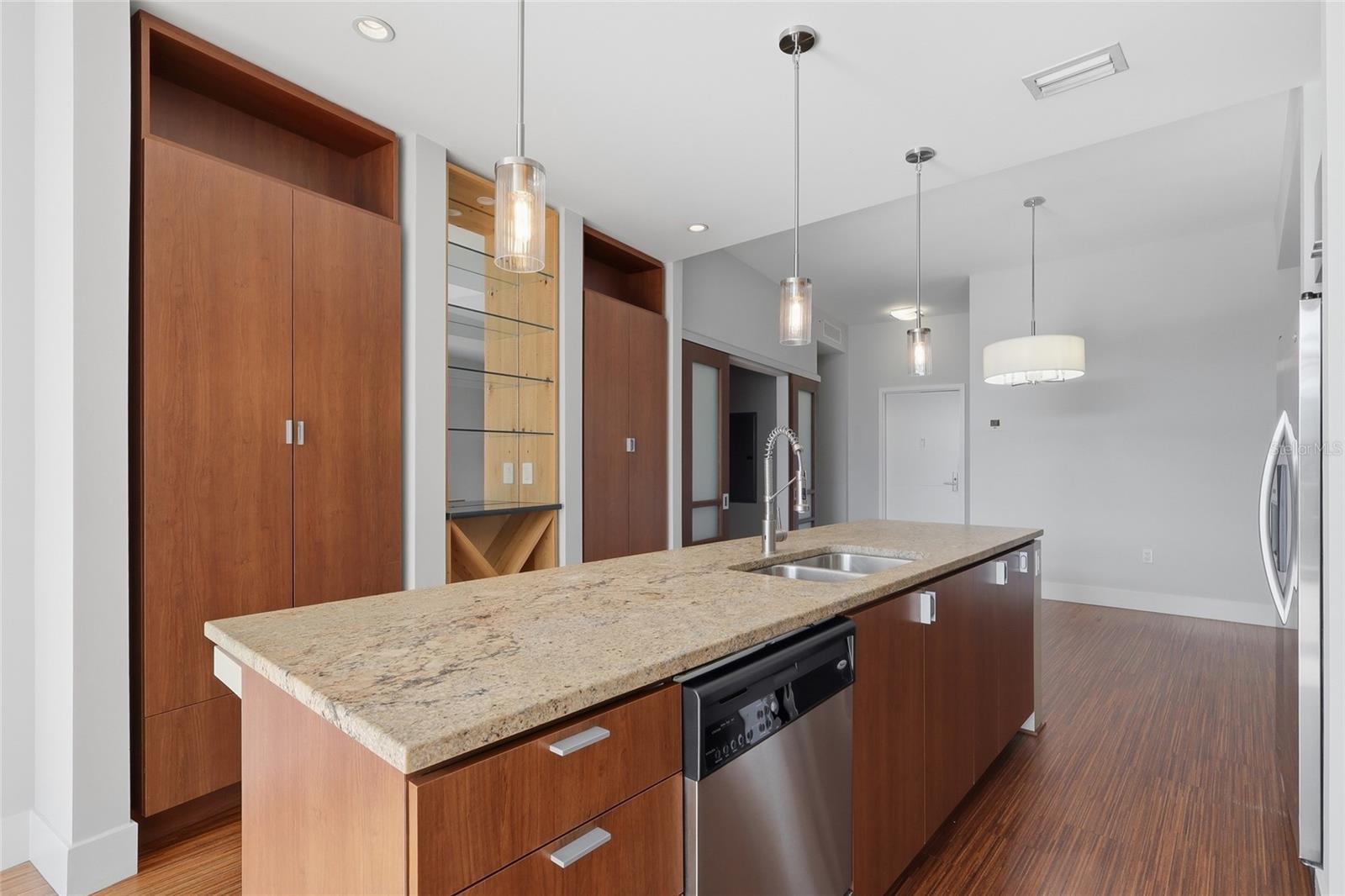 THE PLACE AT CHANNELSIDE A CON - Residential