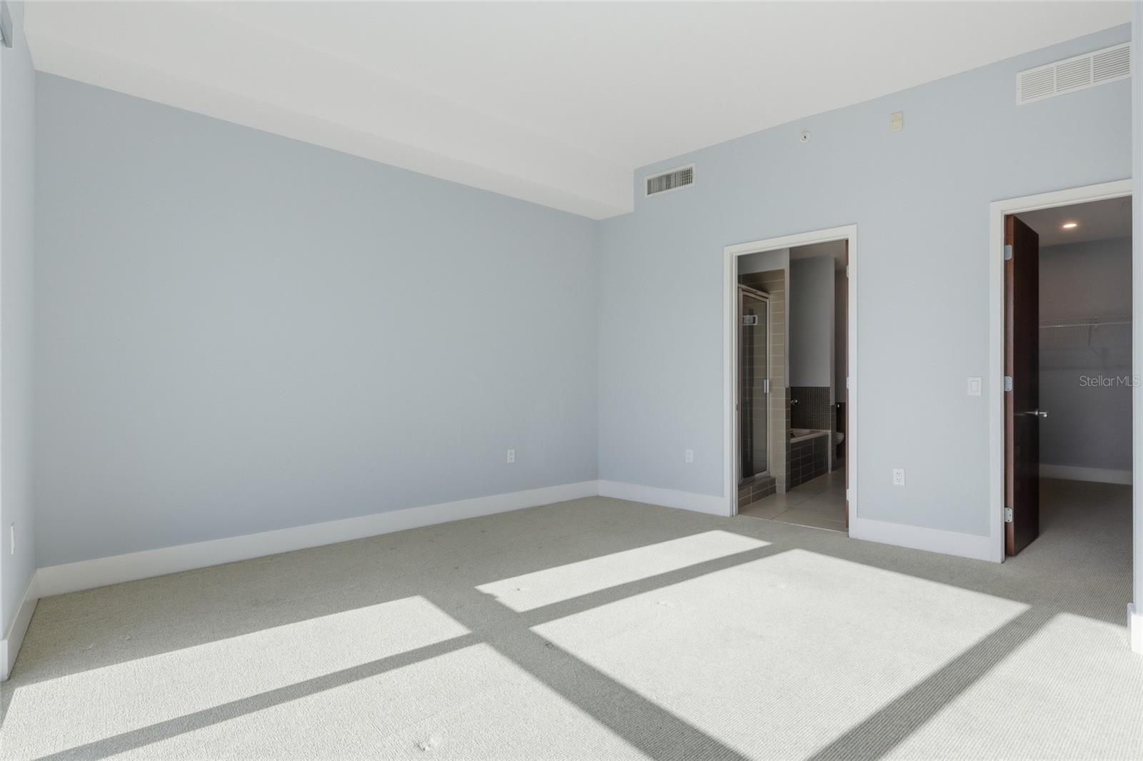 THE PLACE AT CHANNELSIDE A CON - Residential