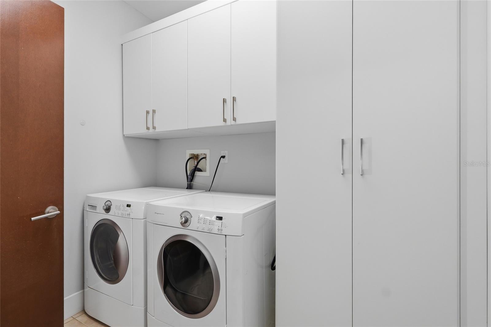 THE PLACE AT CHANNELSIDE A CON - Residential