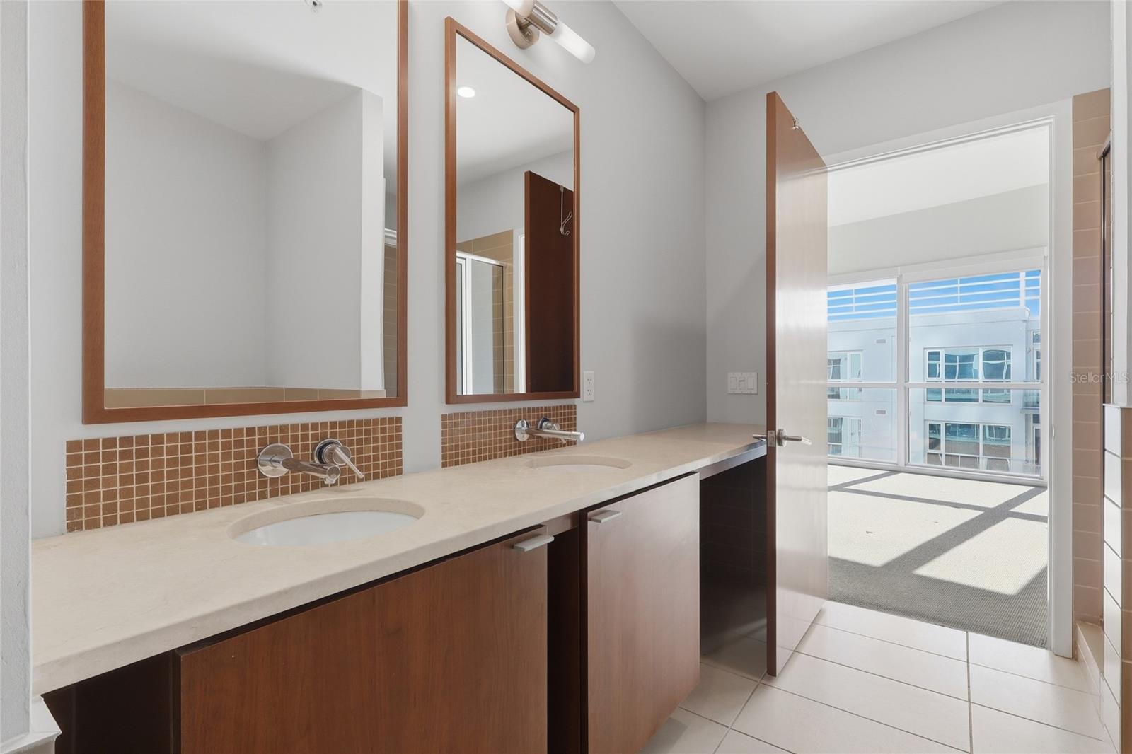 THE PLACE AT CHANNELSIDE A CON - Residential