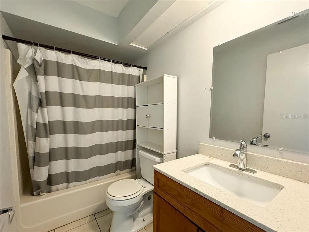 UNRECORDED PLAT/SECRET COVE - Residential Income