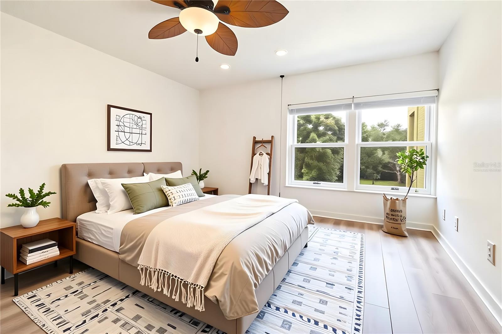 LAKEVIEW OF LARGO - Residential