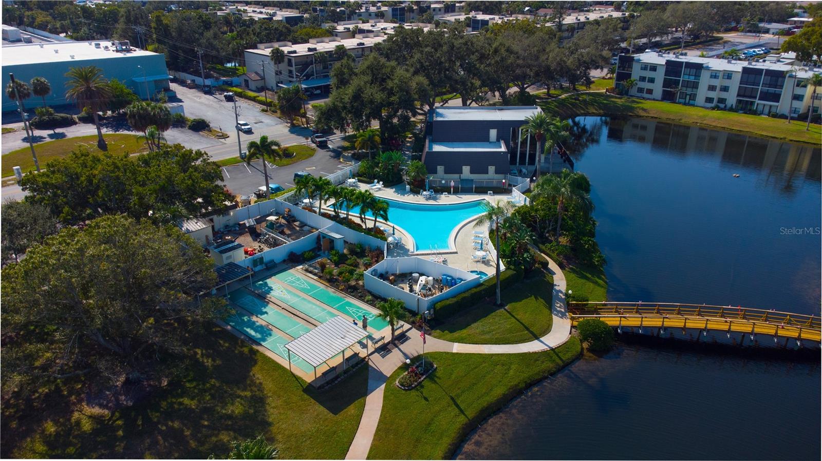 LAKEVIEW OF LARGO - Residential