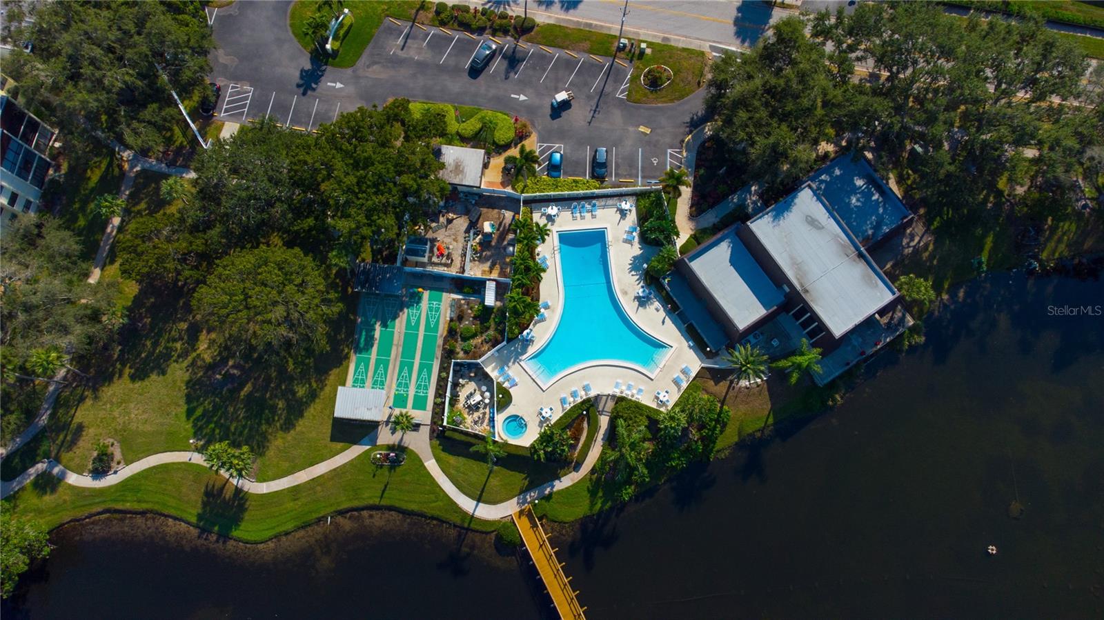 LAKEVIEW OF LARGO - Residential