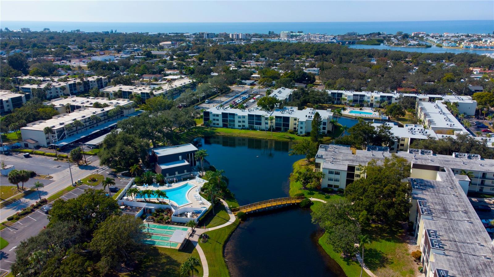 LAKEVIEW OF LARGO - Residential