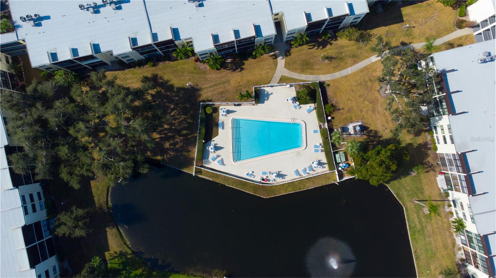 LAKEVIEW OF LARGO - Residential