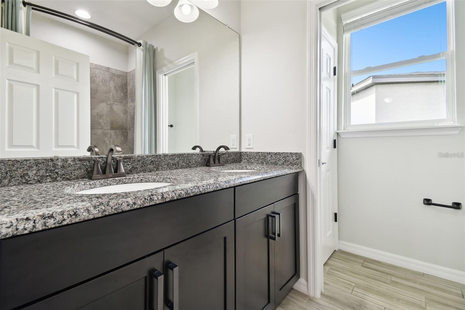 NEW RIVER LAKES PH 01 - Residential