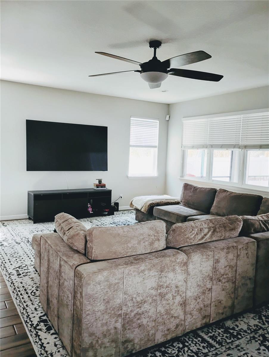 NEW RIVER LAKES PH 01 - Residential