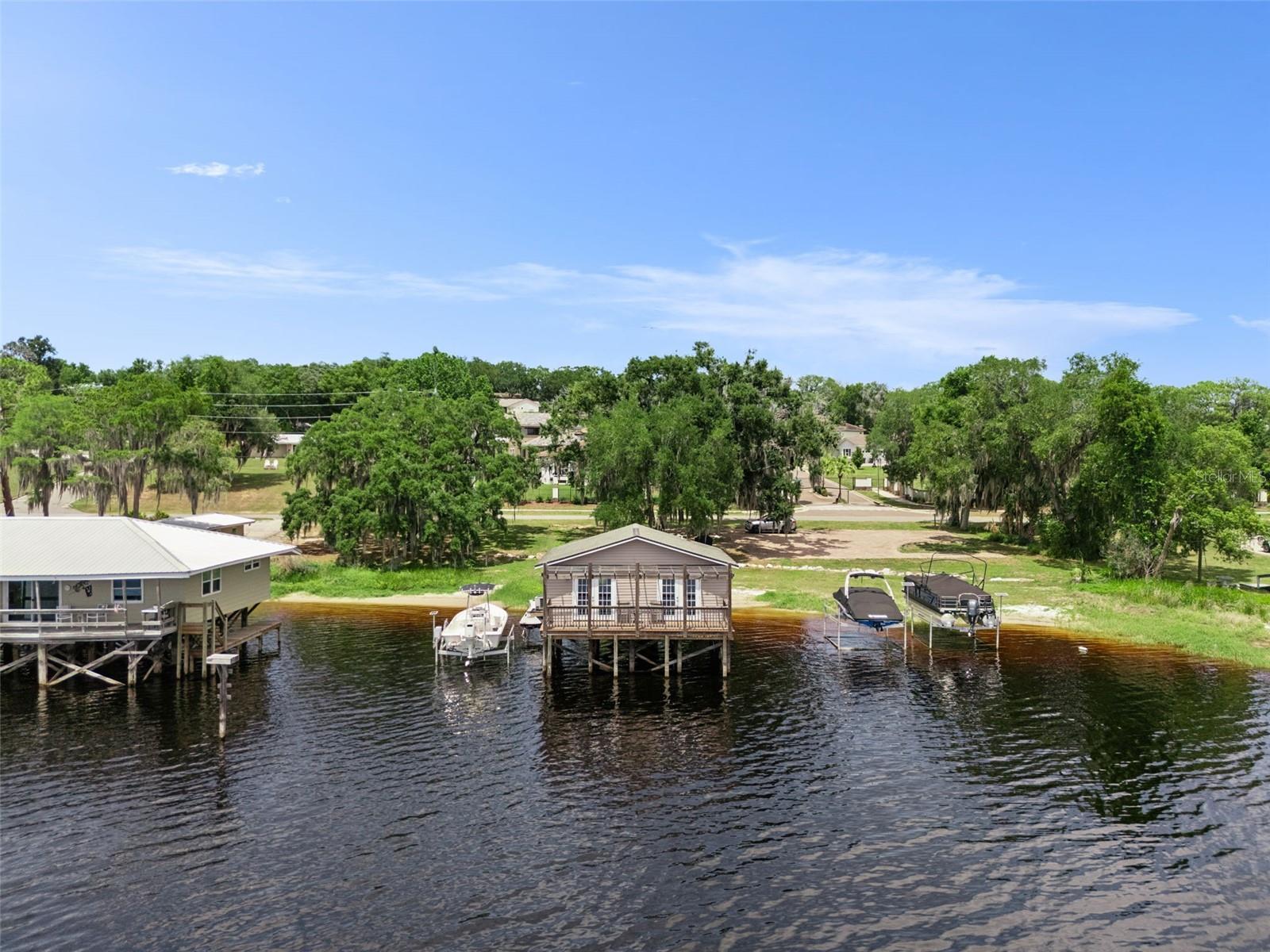 MOORINGS/CLERMONT - Land