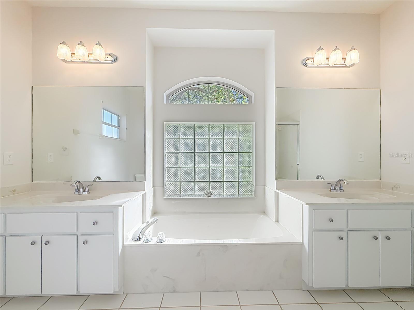 OAK RUN BAYTREE GREENS - Residential