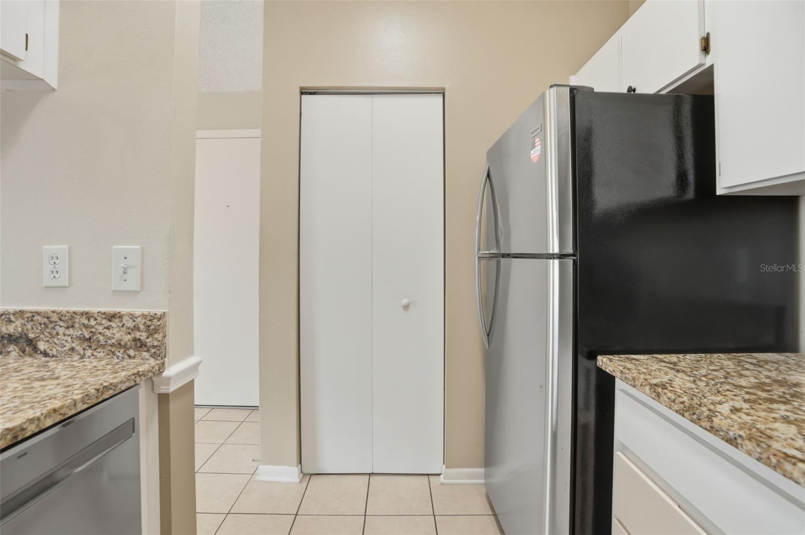 MALLORY SQUARE A CONDO - Residential Lease